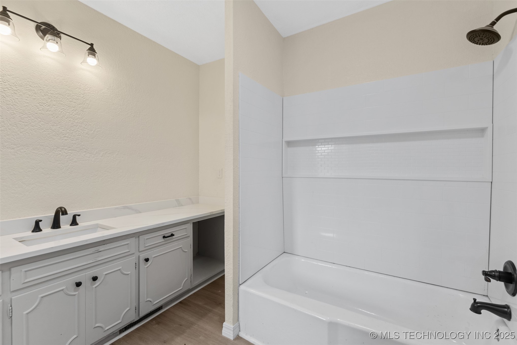 524 W 18th