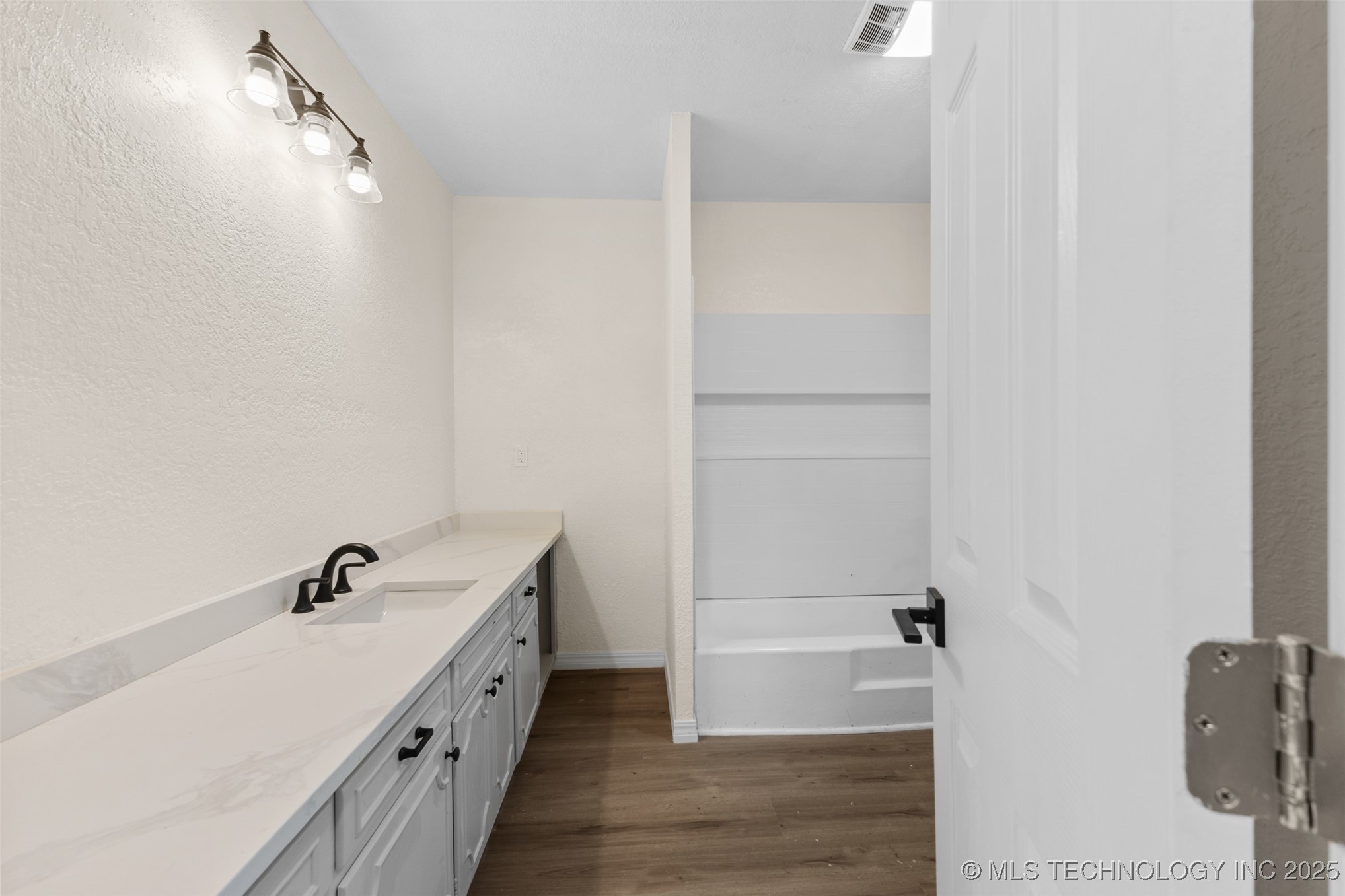 524 W 18th