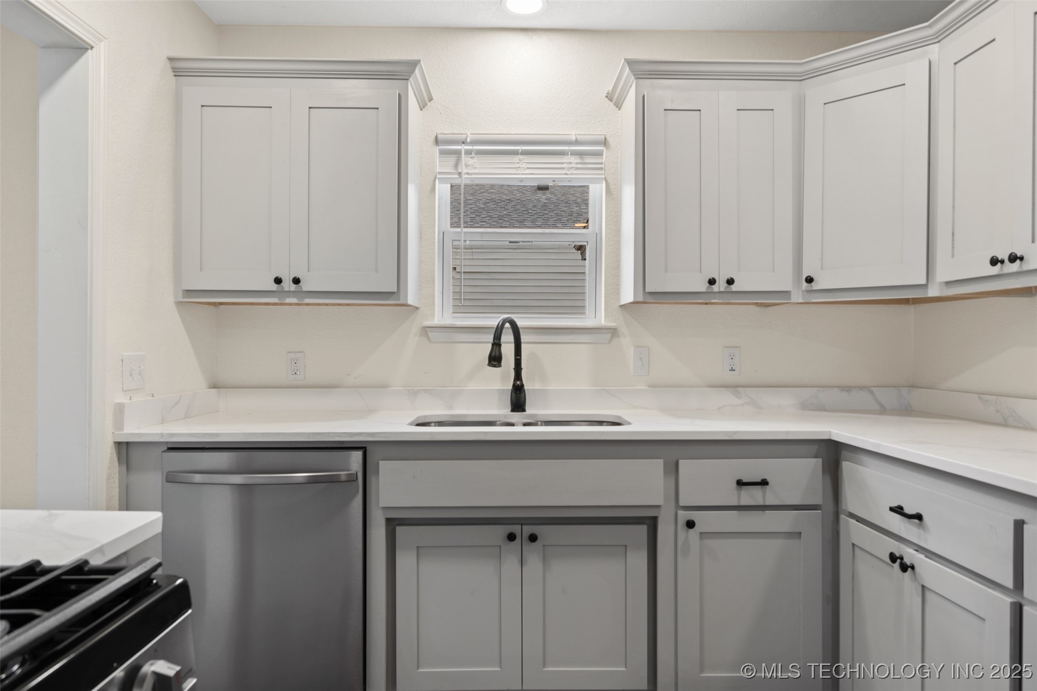 524 W 18th