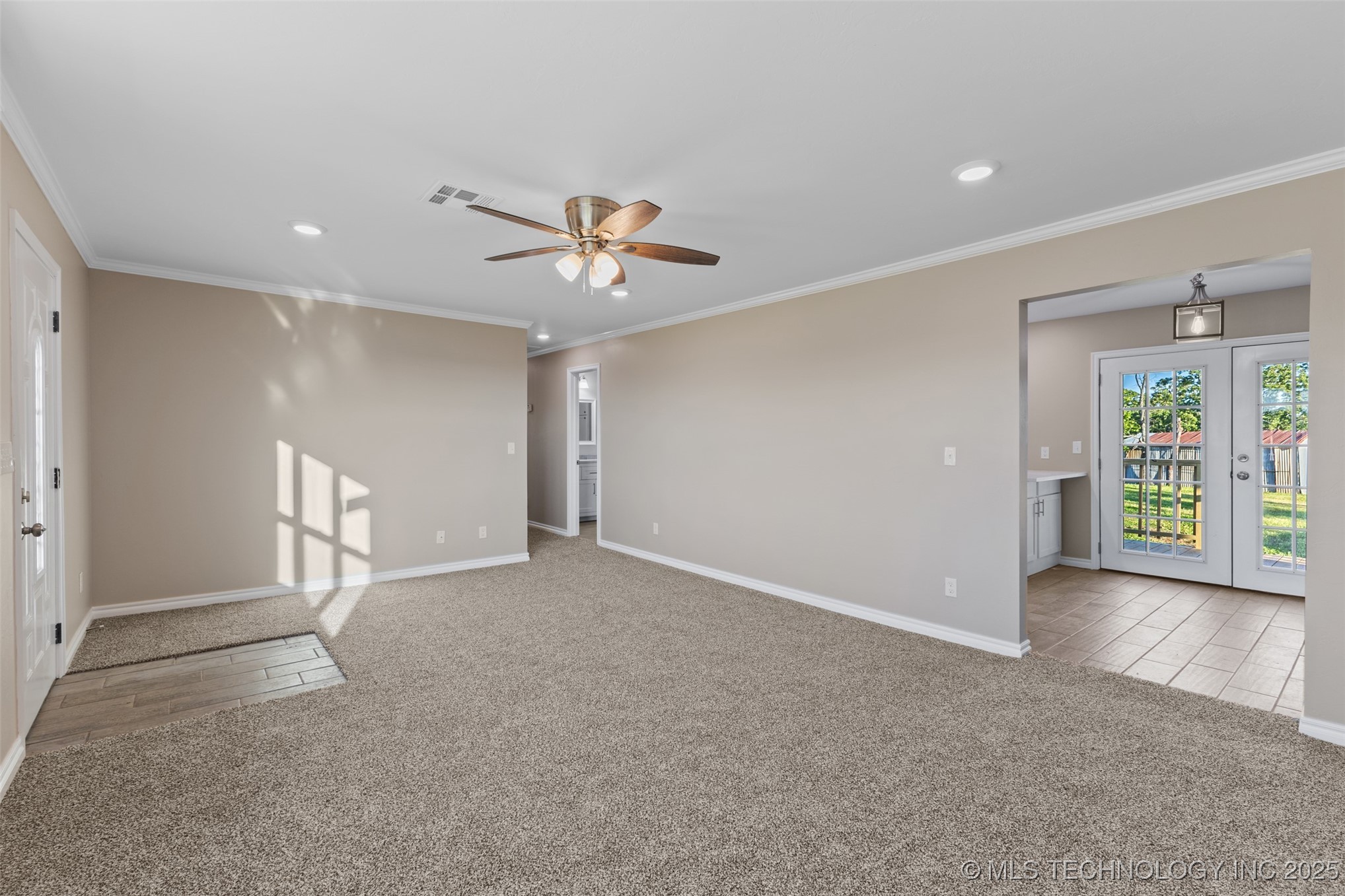 421 E Broadway