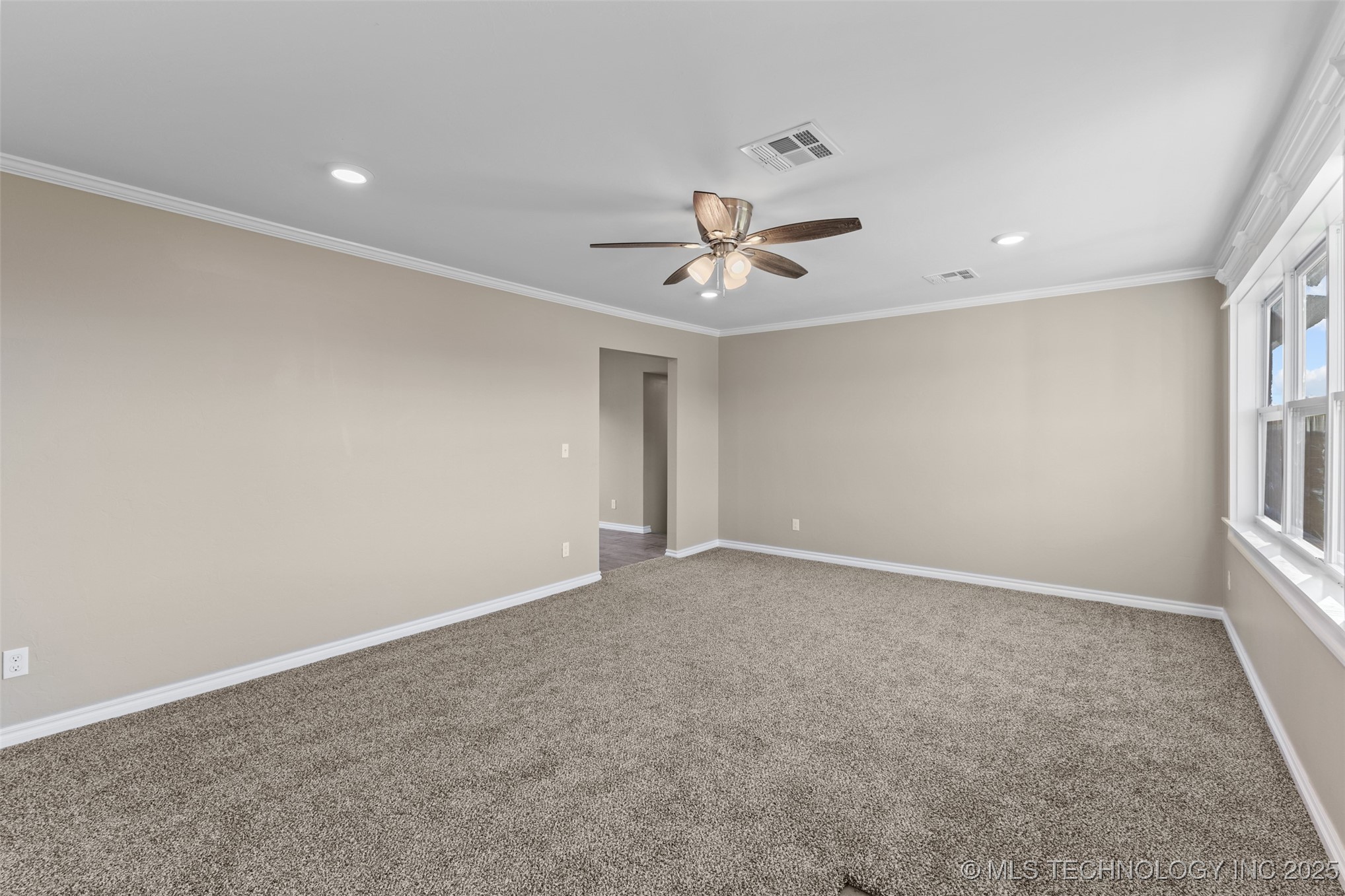 421 E Broadway