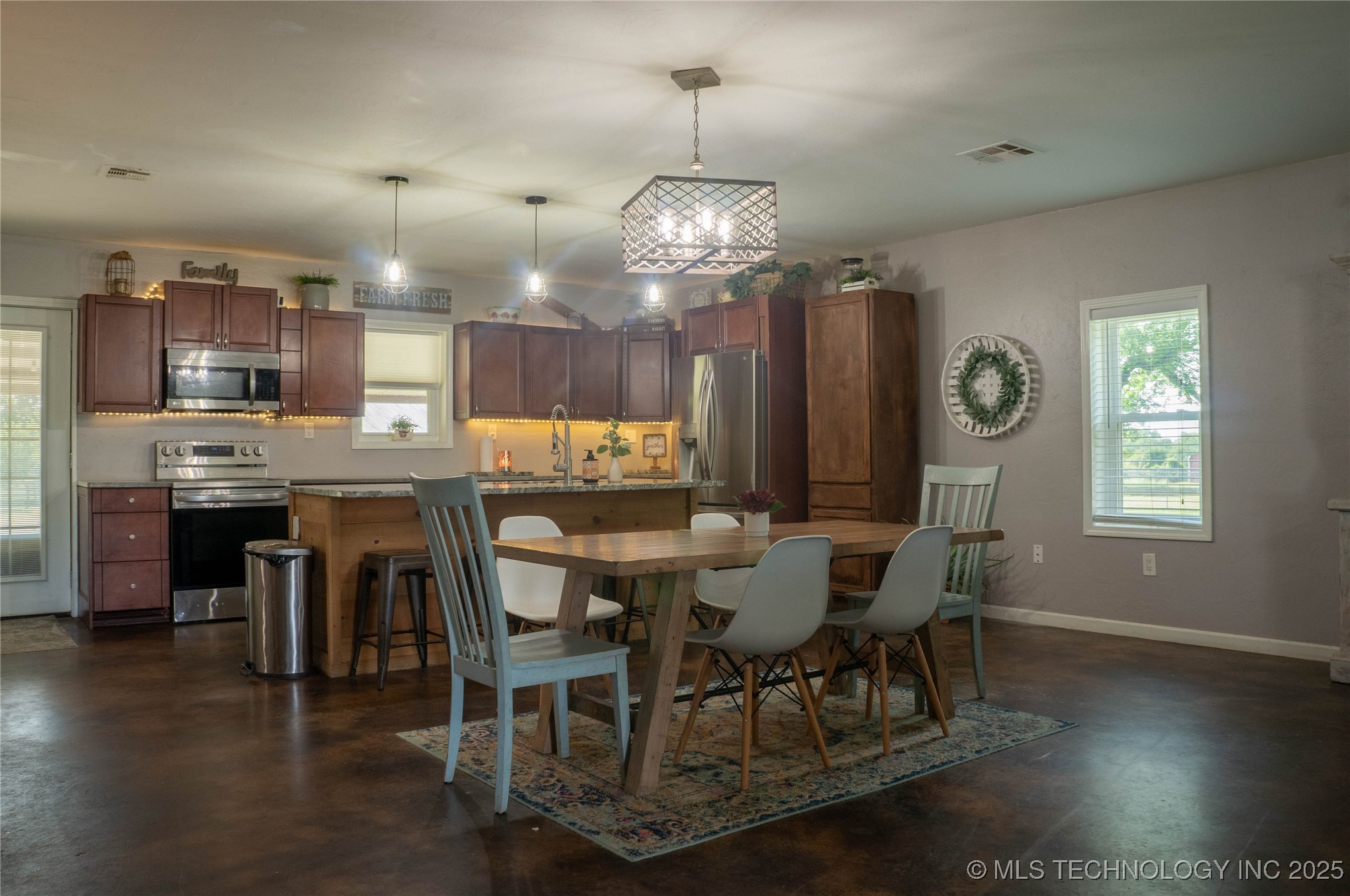 11581 County Road 3570