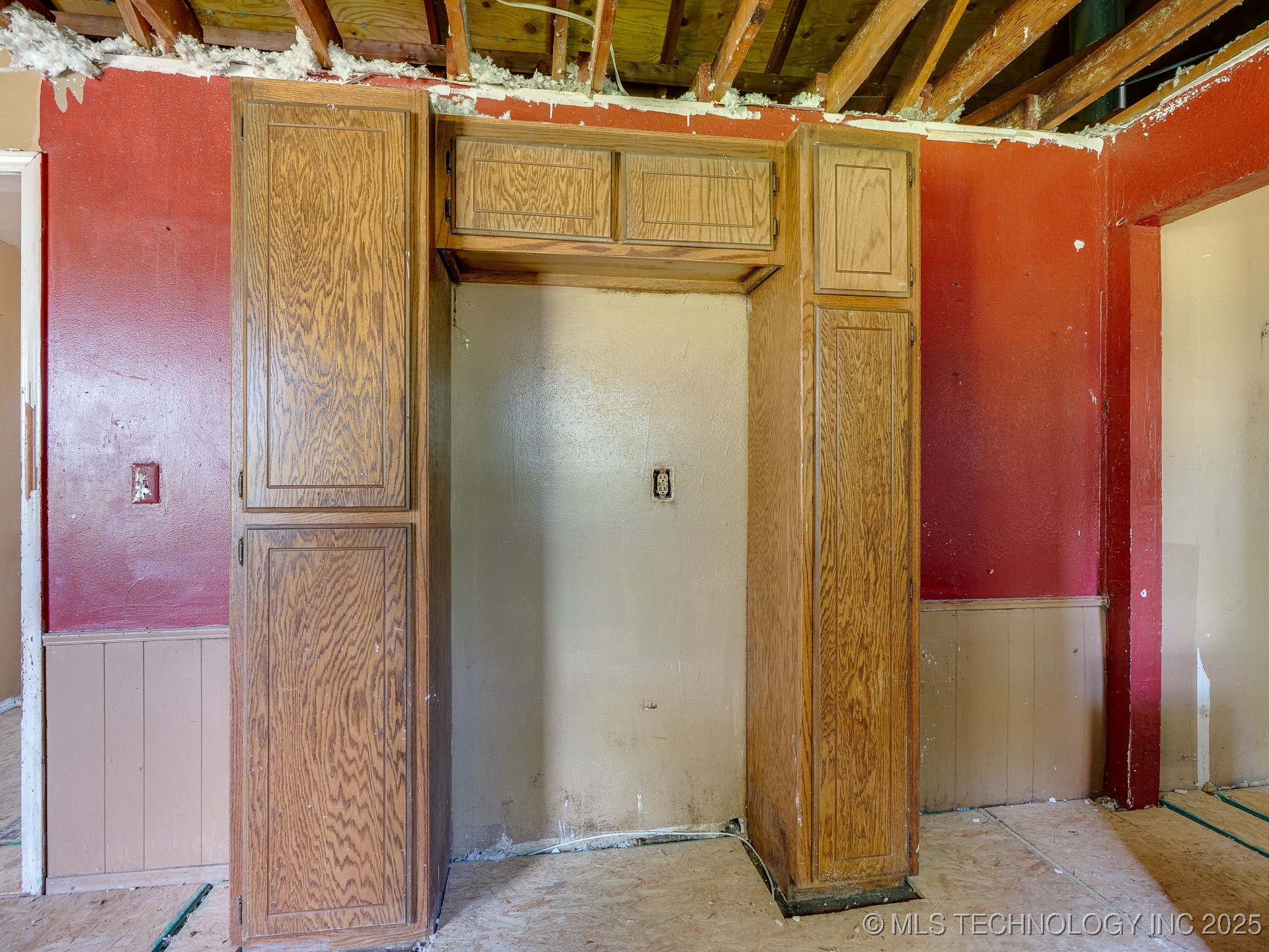 310 E Division