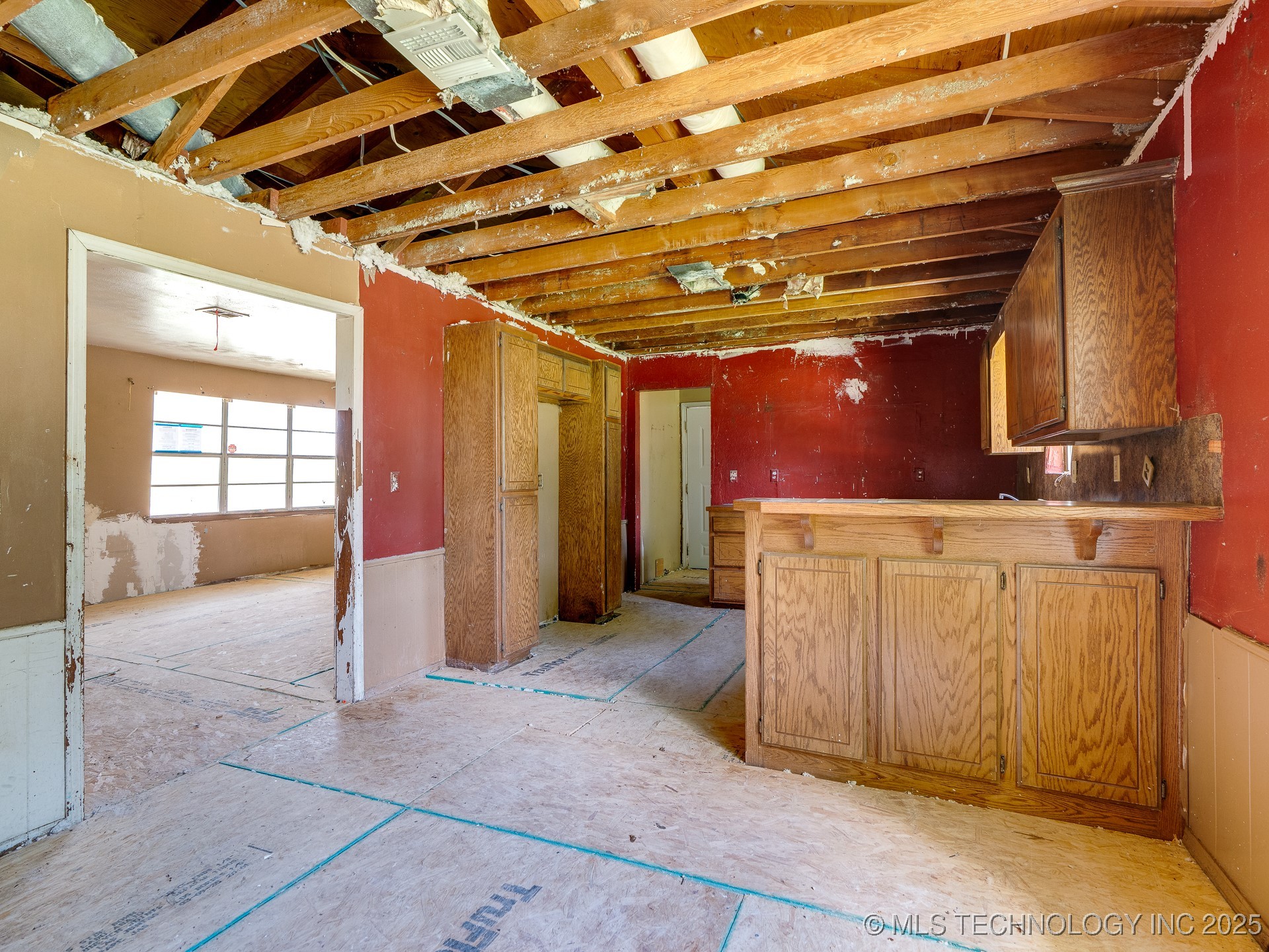 310 E Division