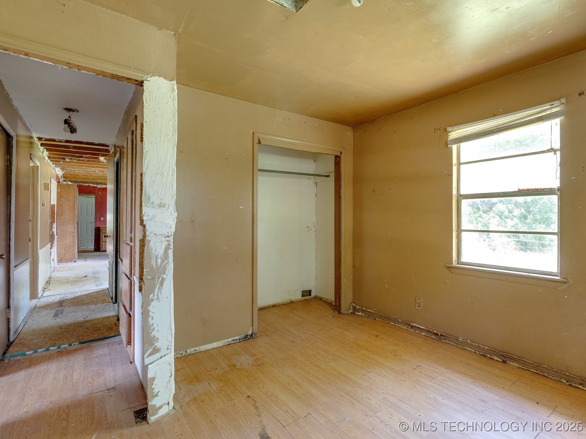 310 E Division