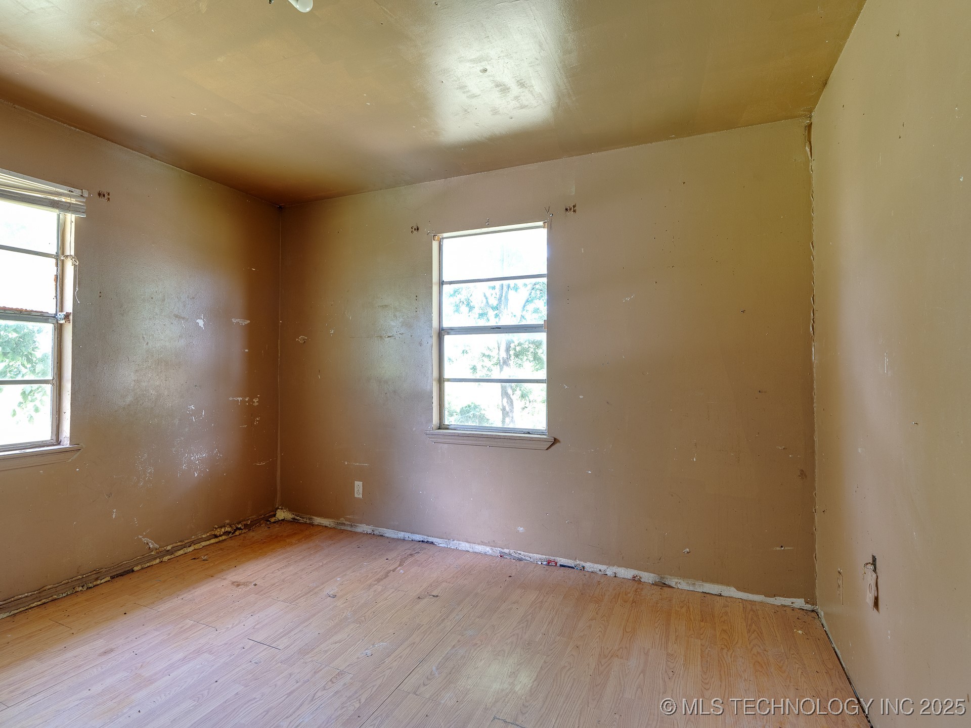 310 E Division