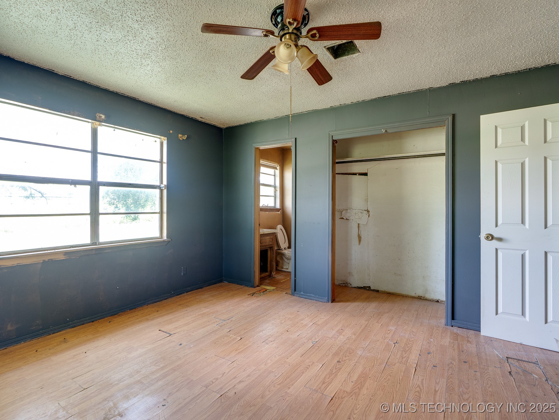 310 E Division
