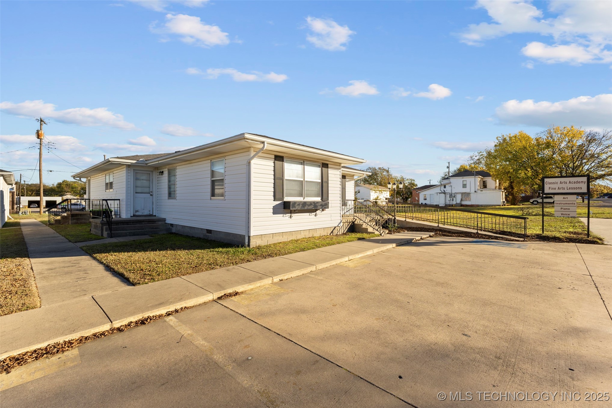 404 E 12th