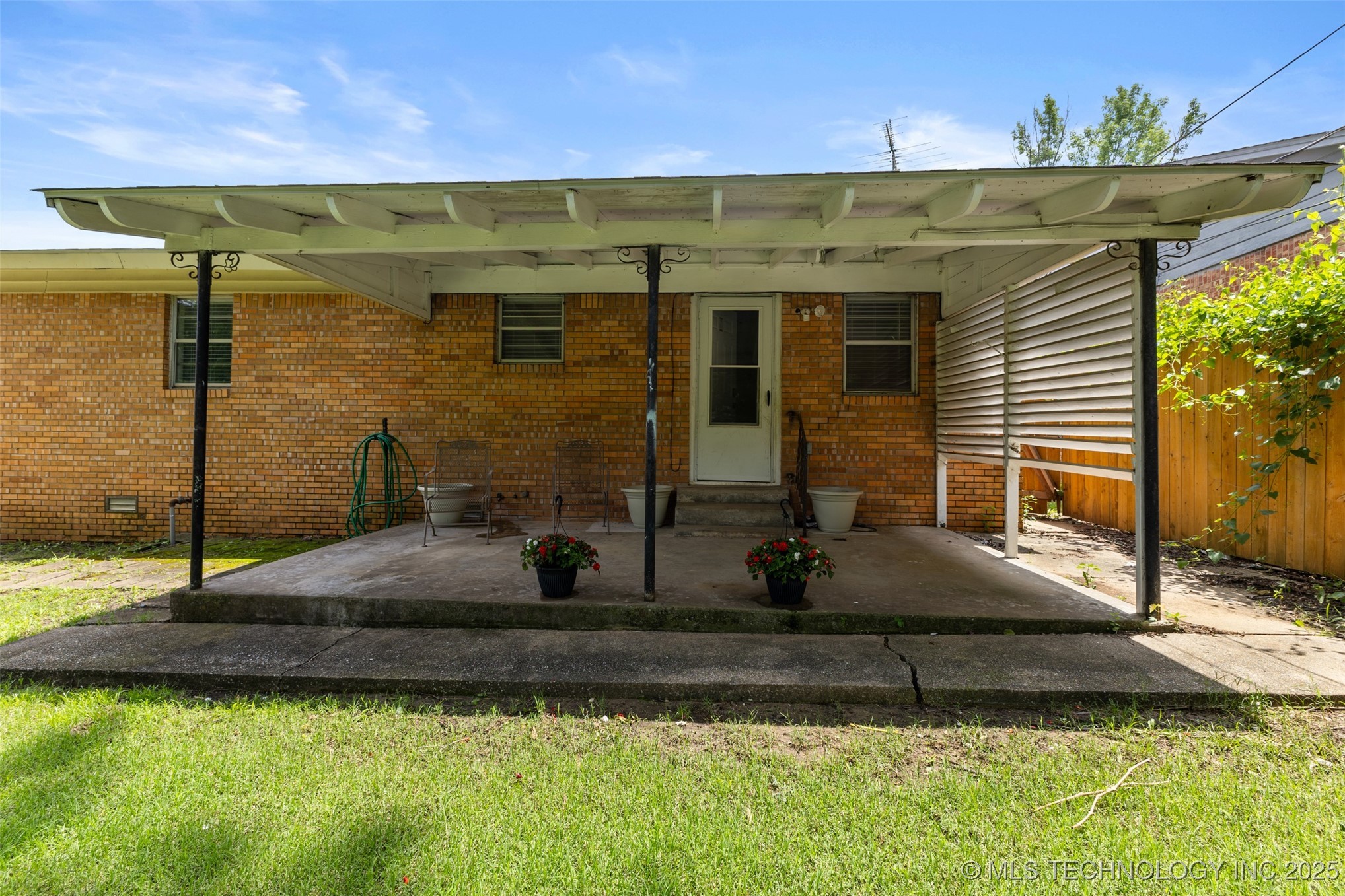 1408 E Nancy Street