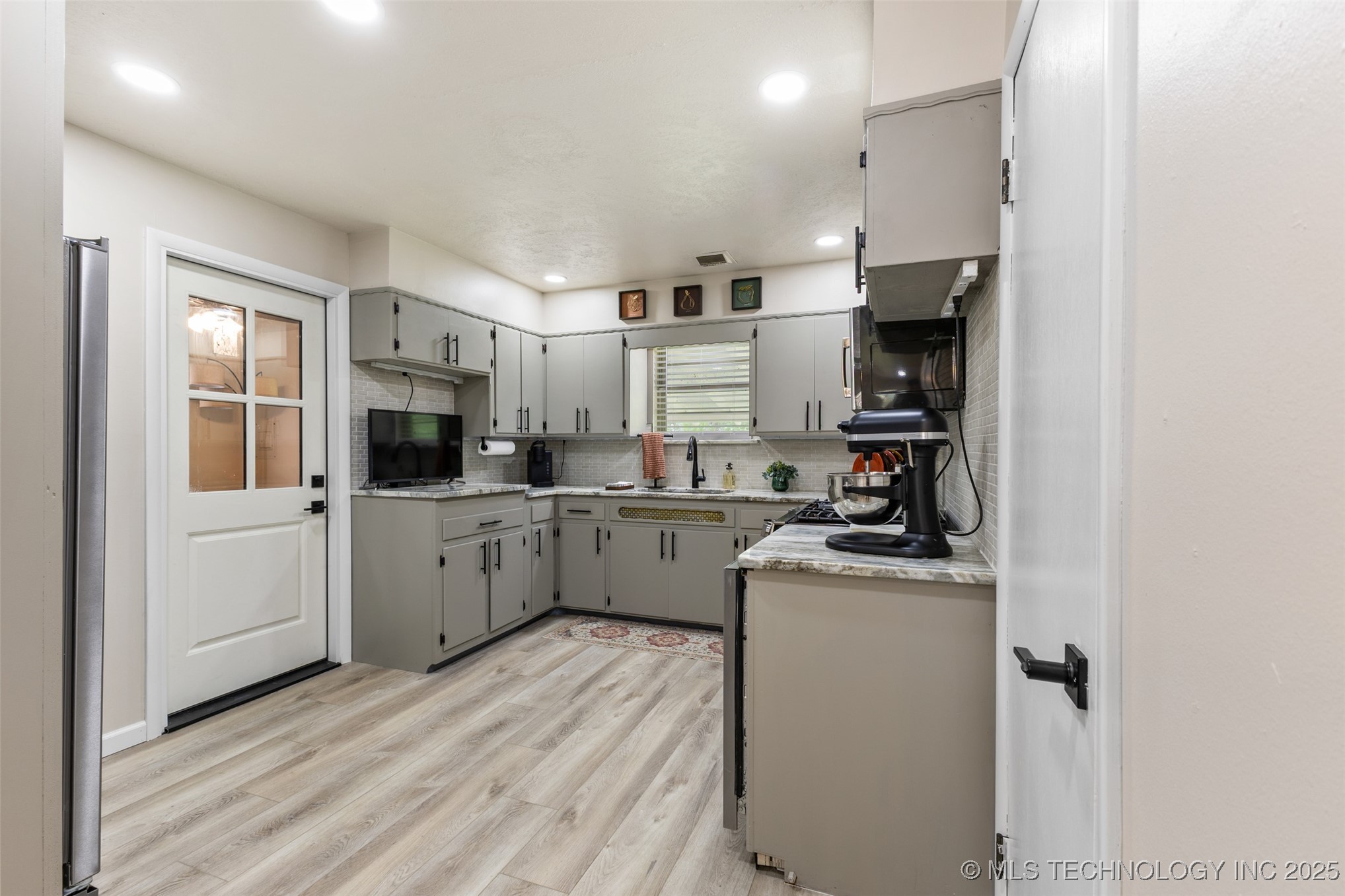 1408 E Nancy Street