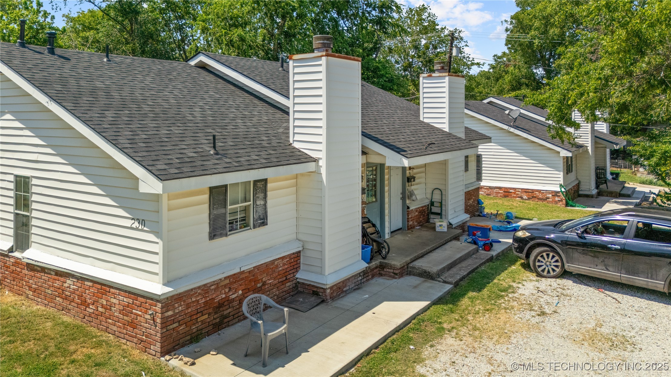 230 E 17th