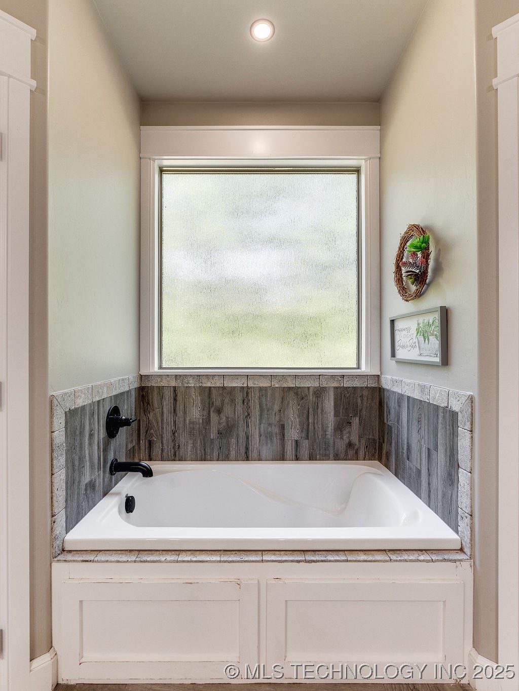 16093 County Road 3529
