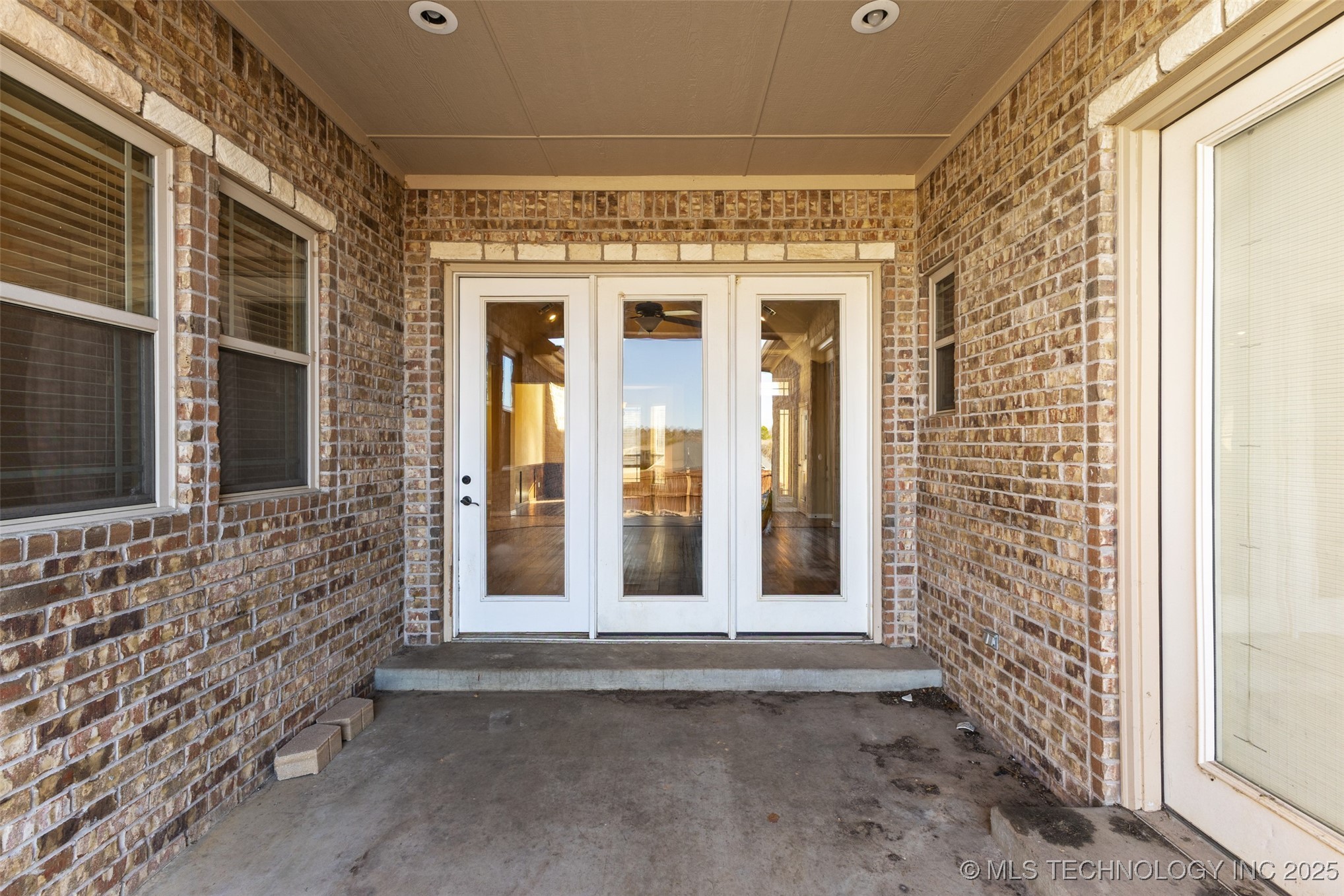 820 Cypress