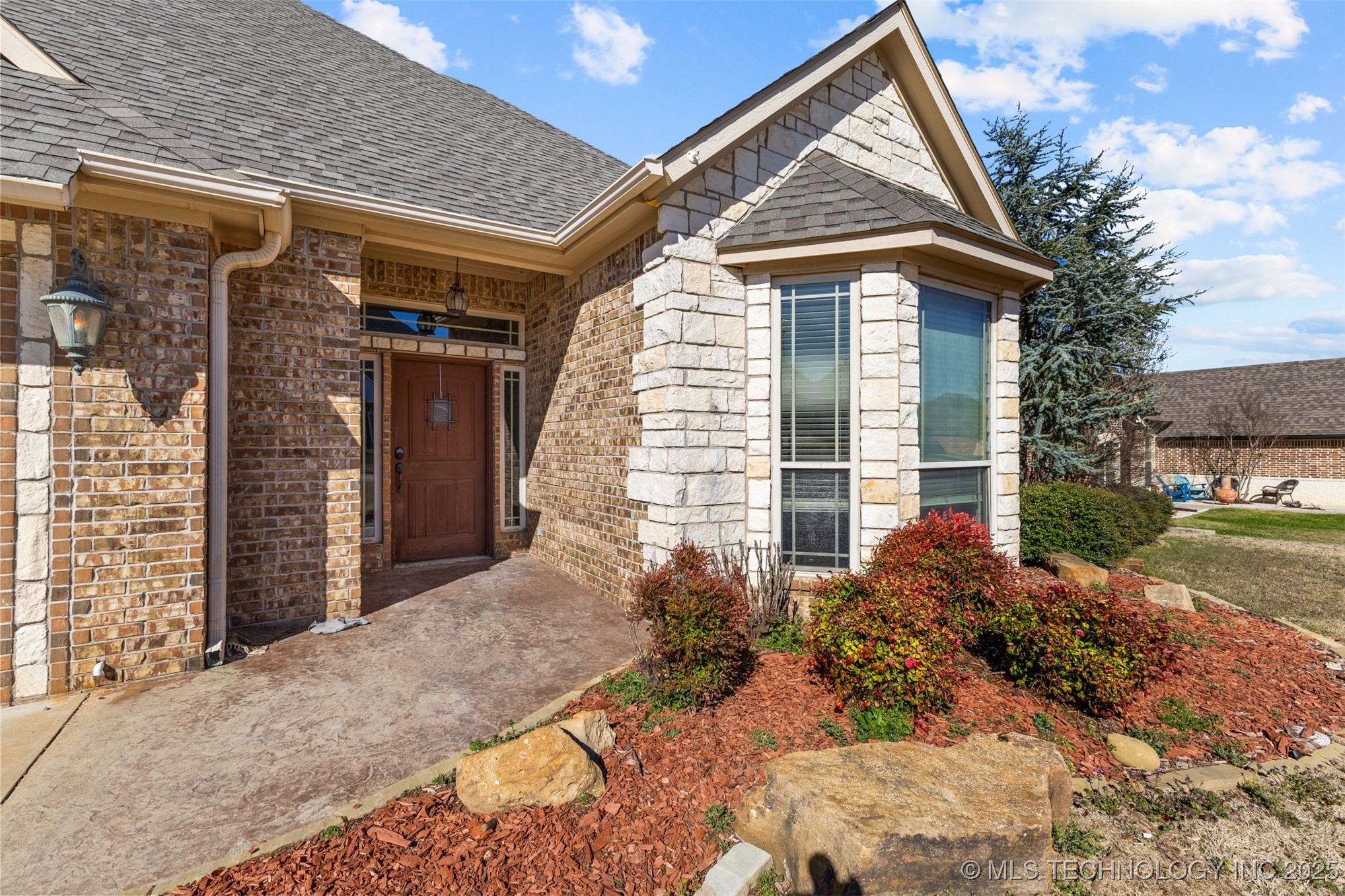 820 Cypress
