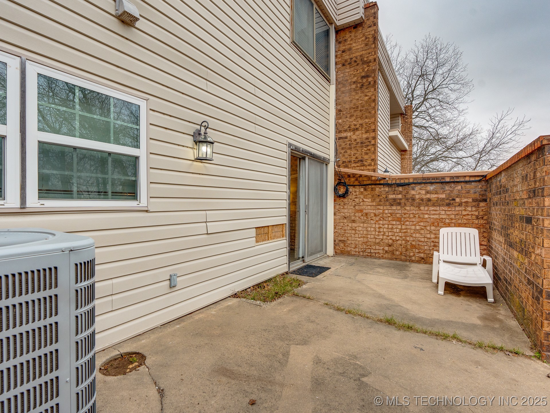 813 Maple Street