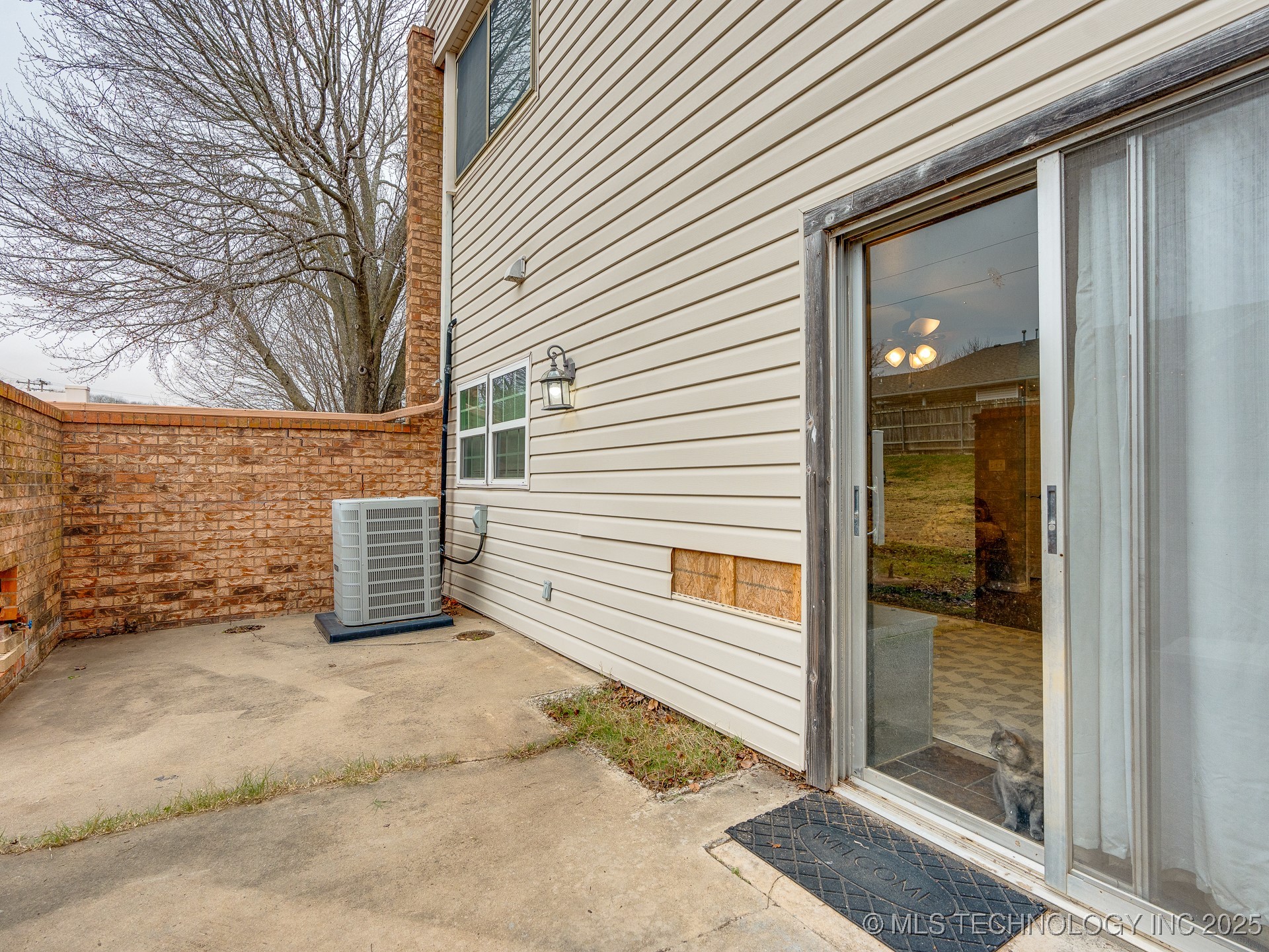 813 Maple Street