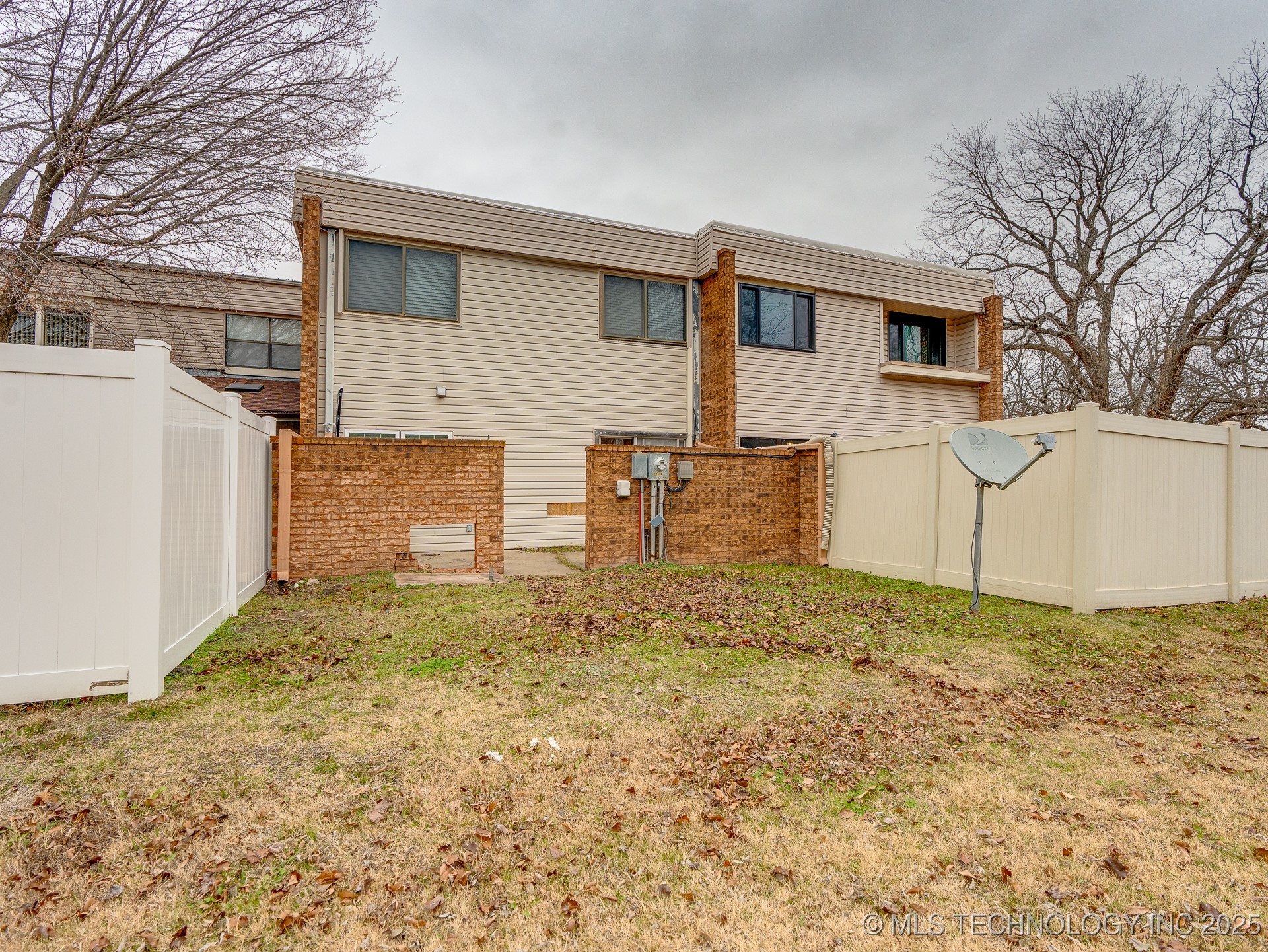 813 Maple Street
