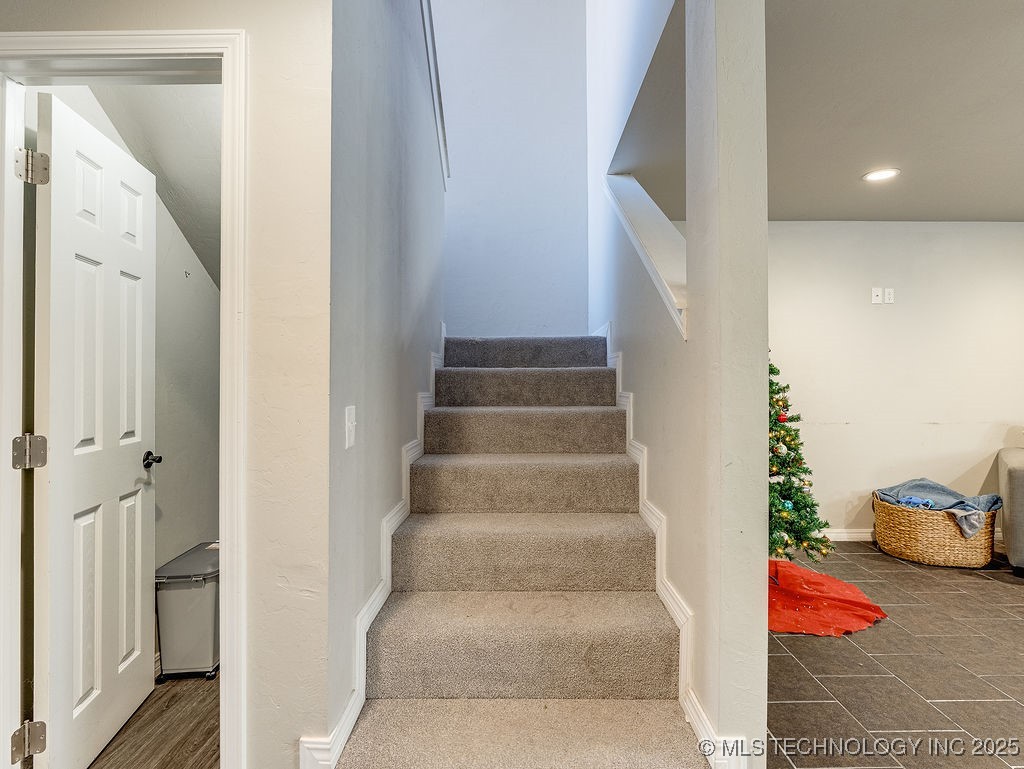 813 Maple Street