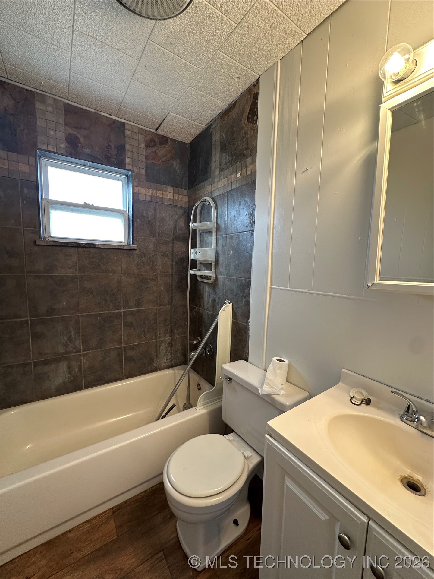 301 S Hickory