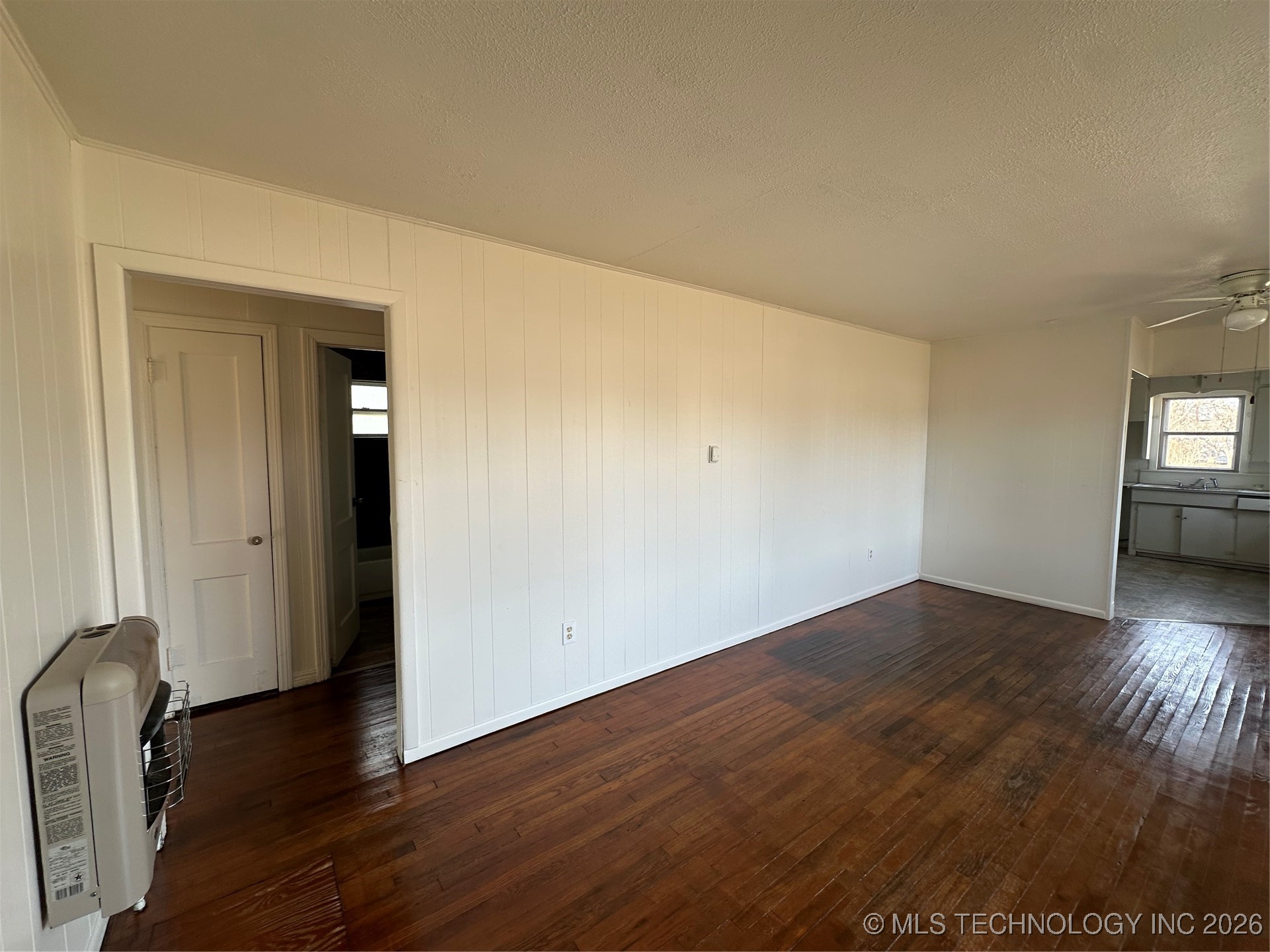 301 S Hickory