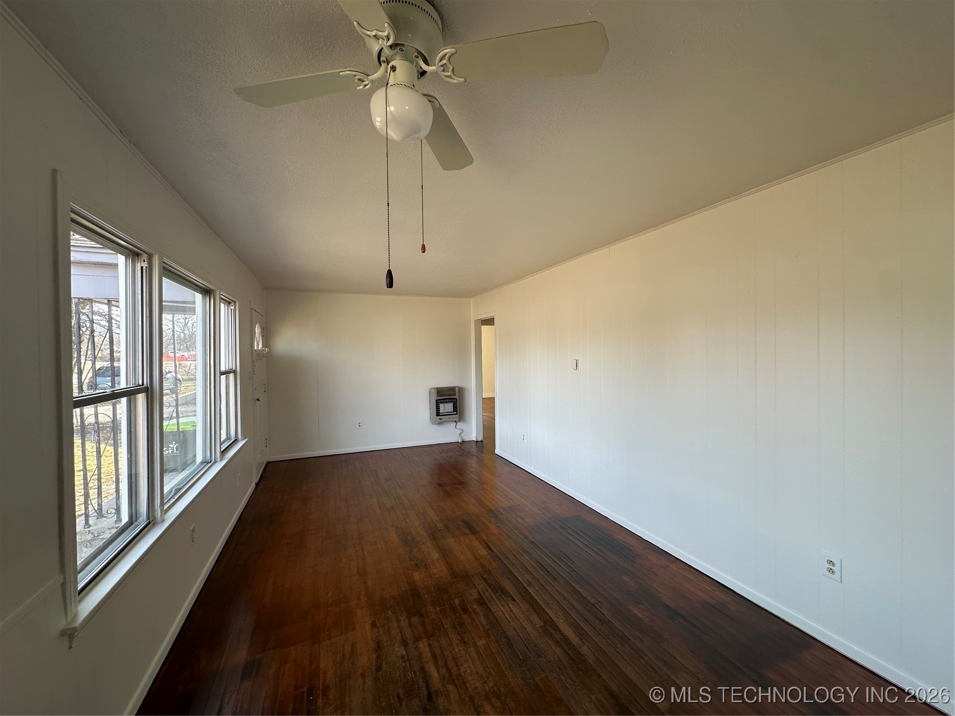 301 S Hickory