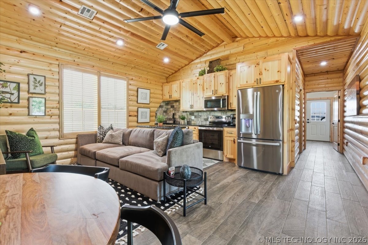10616 County Road 3560