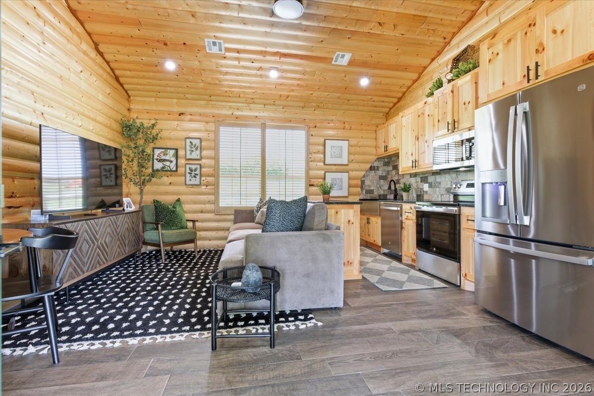 10616 County Road 3560