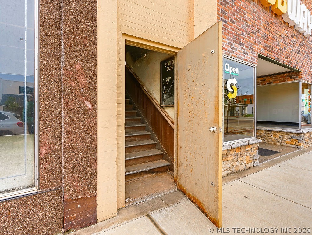 119 W Main