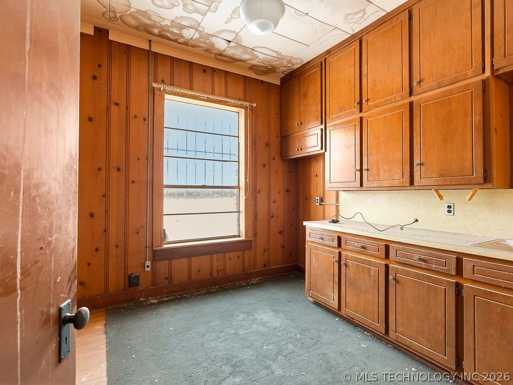 119 W Main