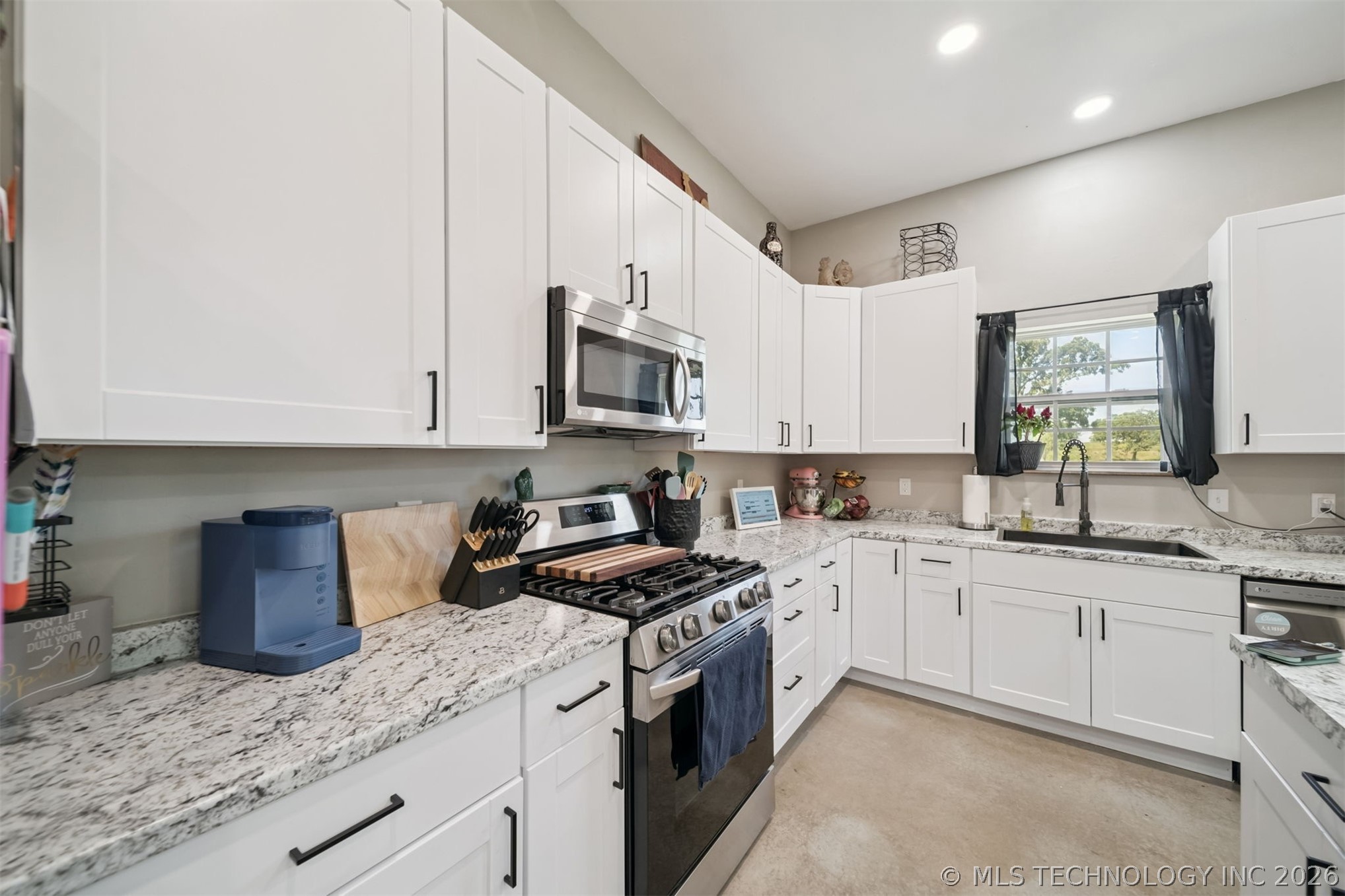 25724 County Road 1560