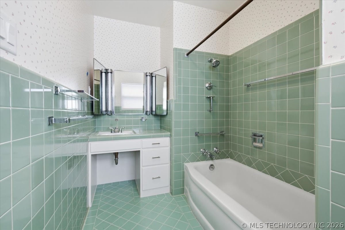121 W 17th Street