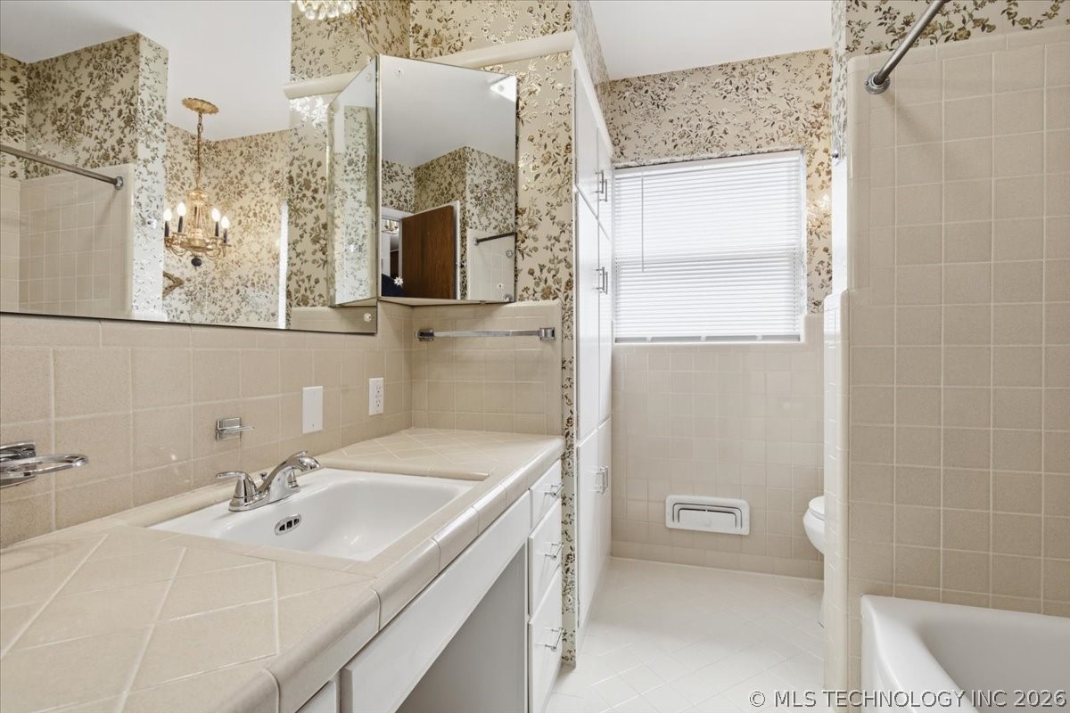 121 W 17th Street