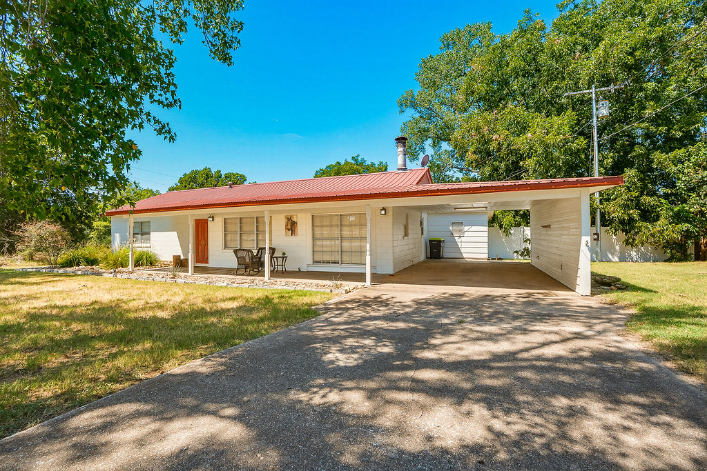1009 SE County Road