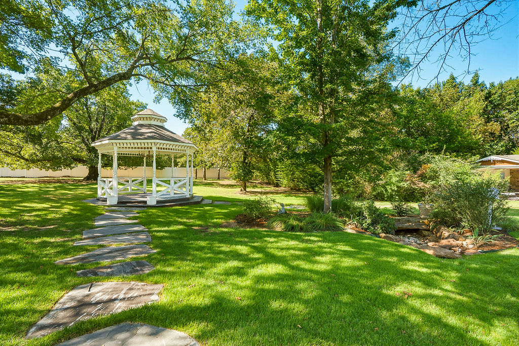 1009 SE County Road