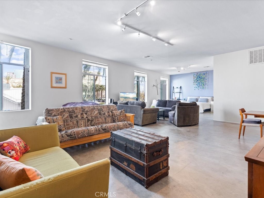 435 W Center Street Promenade 206