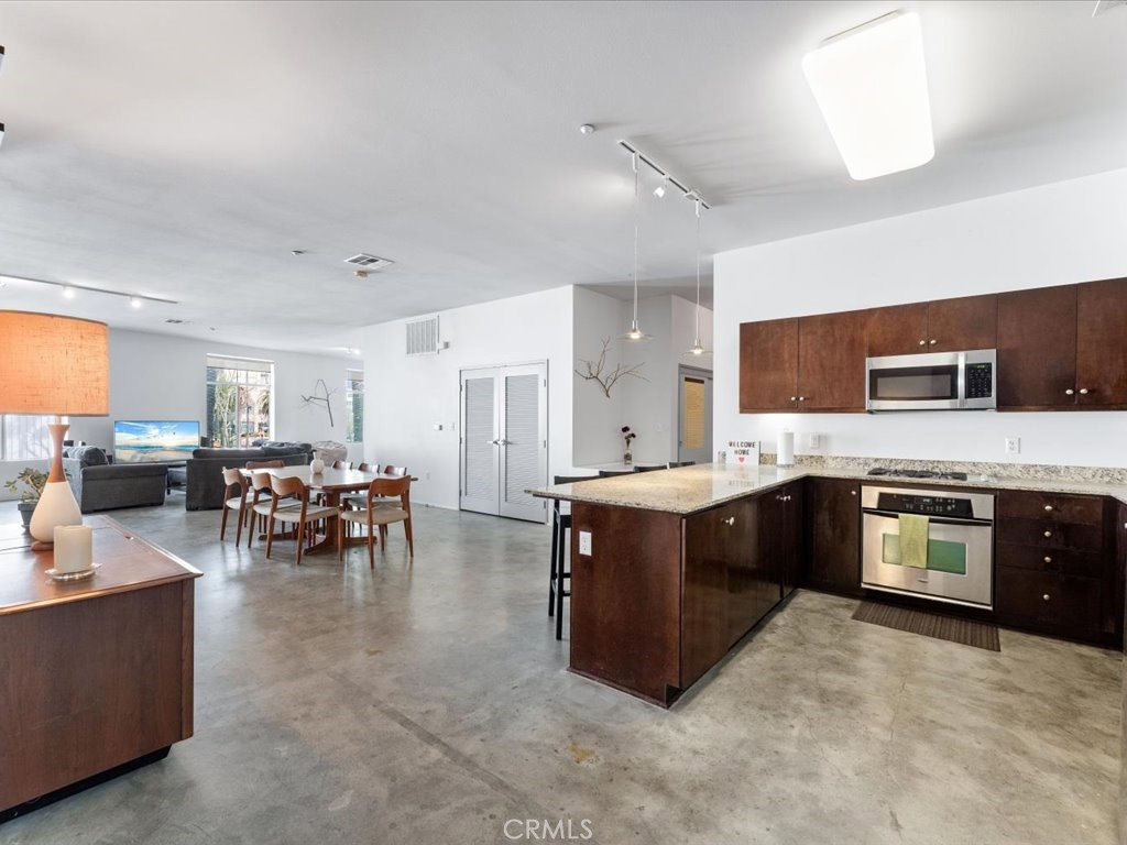 435 W Center Street Promenade 206