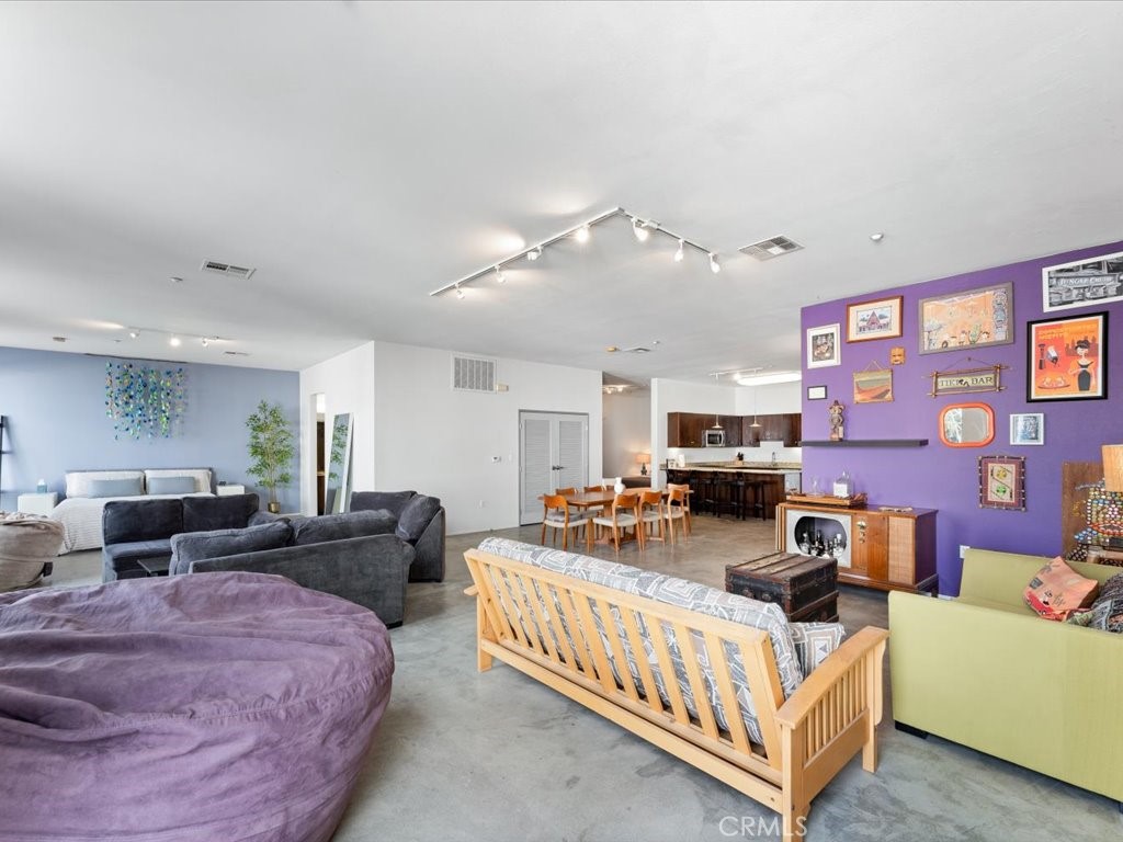 435 W Center Street Promenade 206