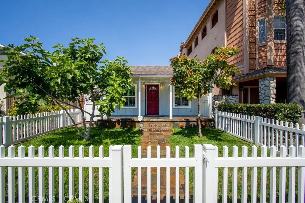 1071 Newport Avenue