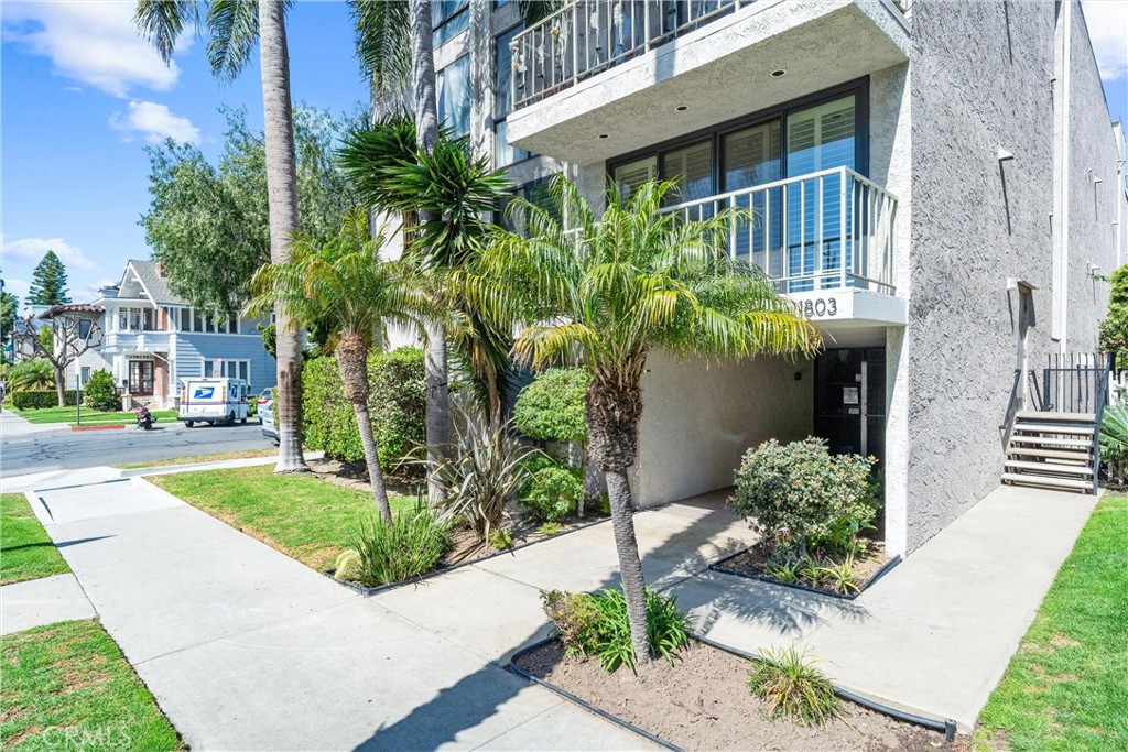 1803 E Ocean Boulevard 302