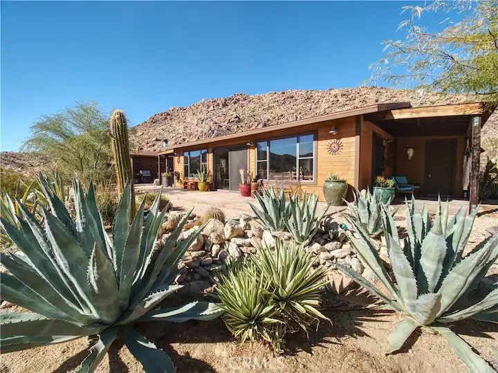 61426 Calle Del Rio