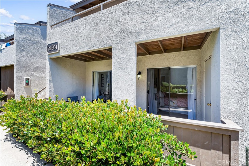 21951 Rimhurst Drive F201
