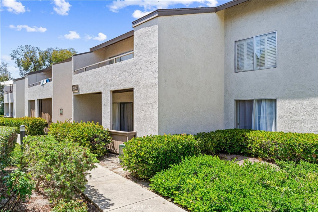 21951 Rimhurst Drive F201