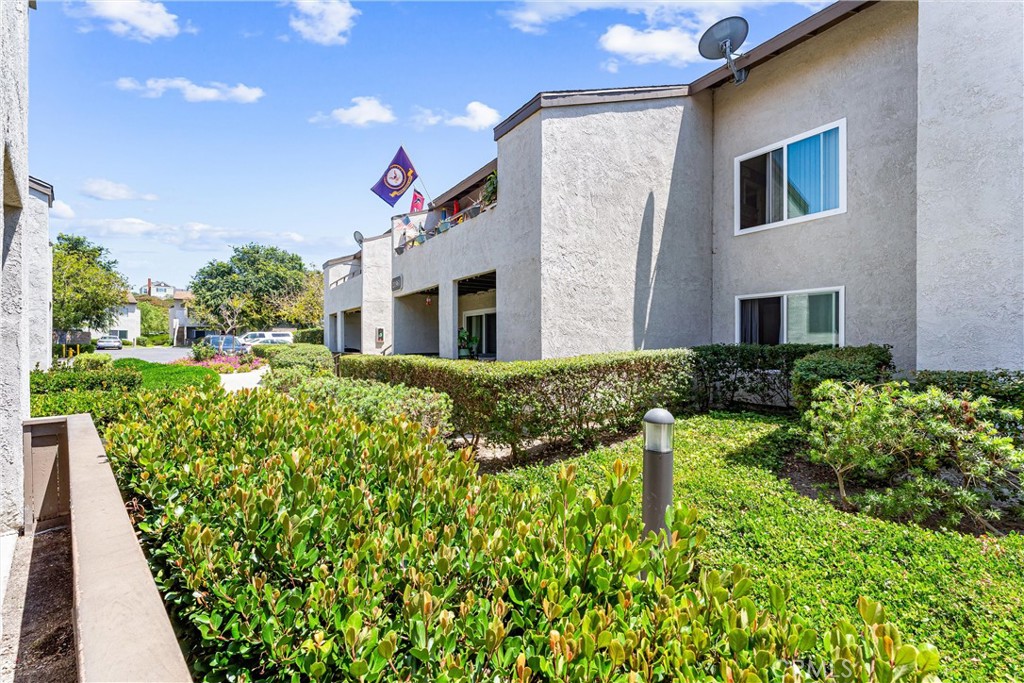 21951 Rimhurst Drive F201
