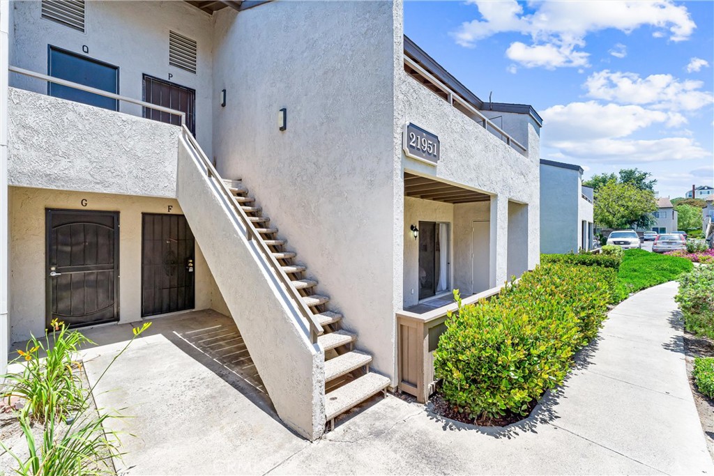 21951 Rimhurst Drive F201