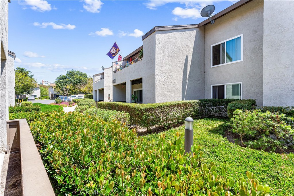 21951 Rimhurst Drive F201