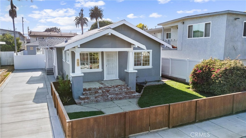 765 Loma Avenue