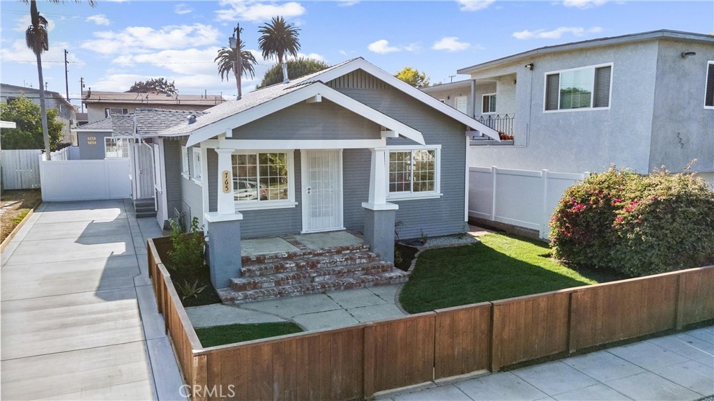 765 Loma Avenue