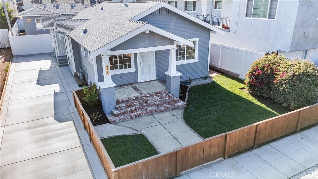 765 Loma Avenue
