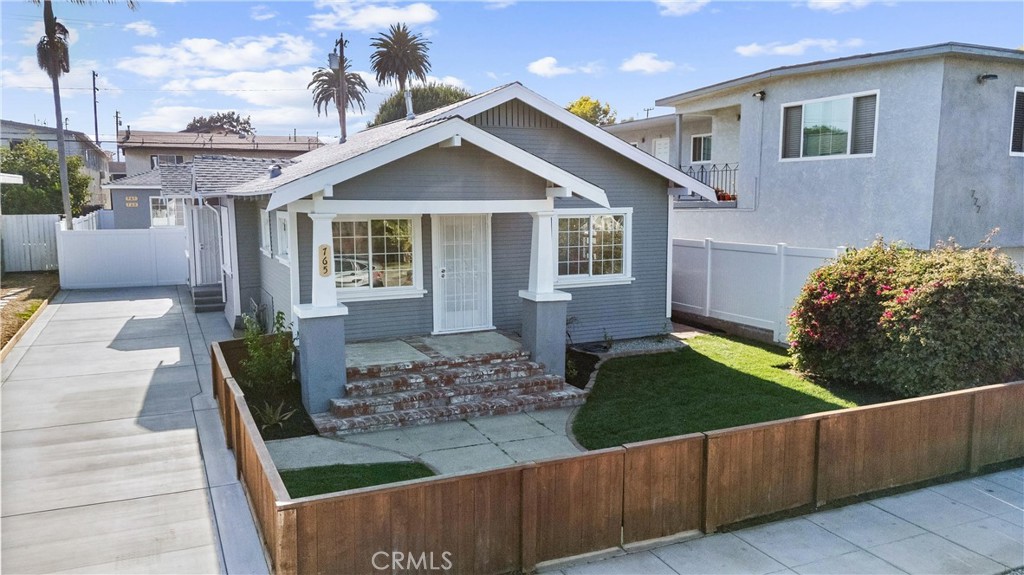 765 Loma Avenue