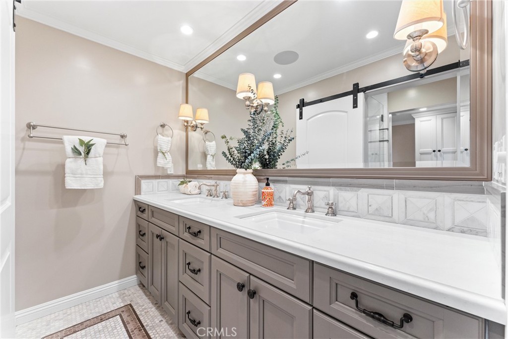 201 Bay Shore Avenue 305